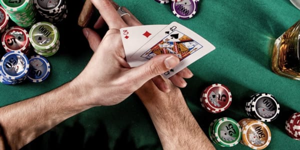 Tres diferencias más importantes entre los jugadores de blackjack y póquer